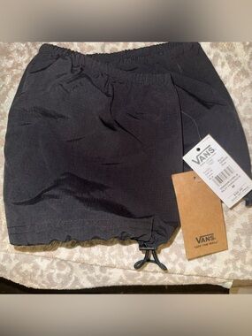 NWT Vans Riley Parachute Crop Top. Black- Medium